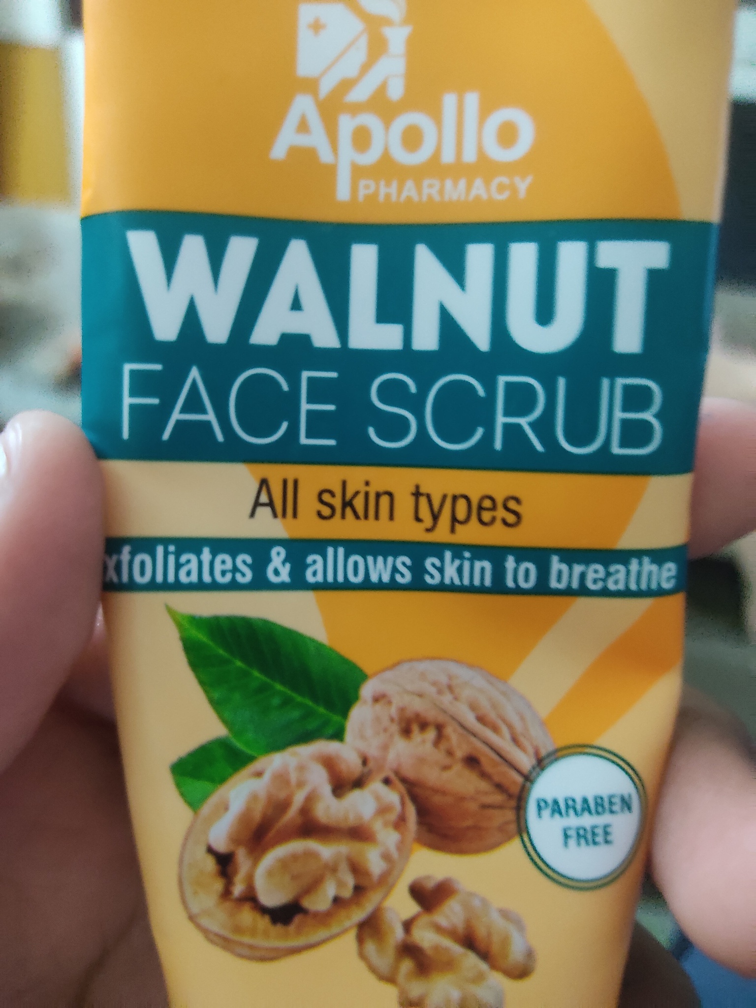 APOLLO PHARMACY Walnut Scrub