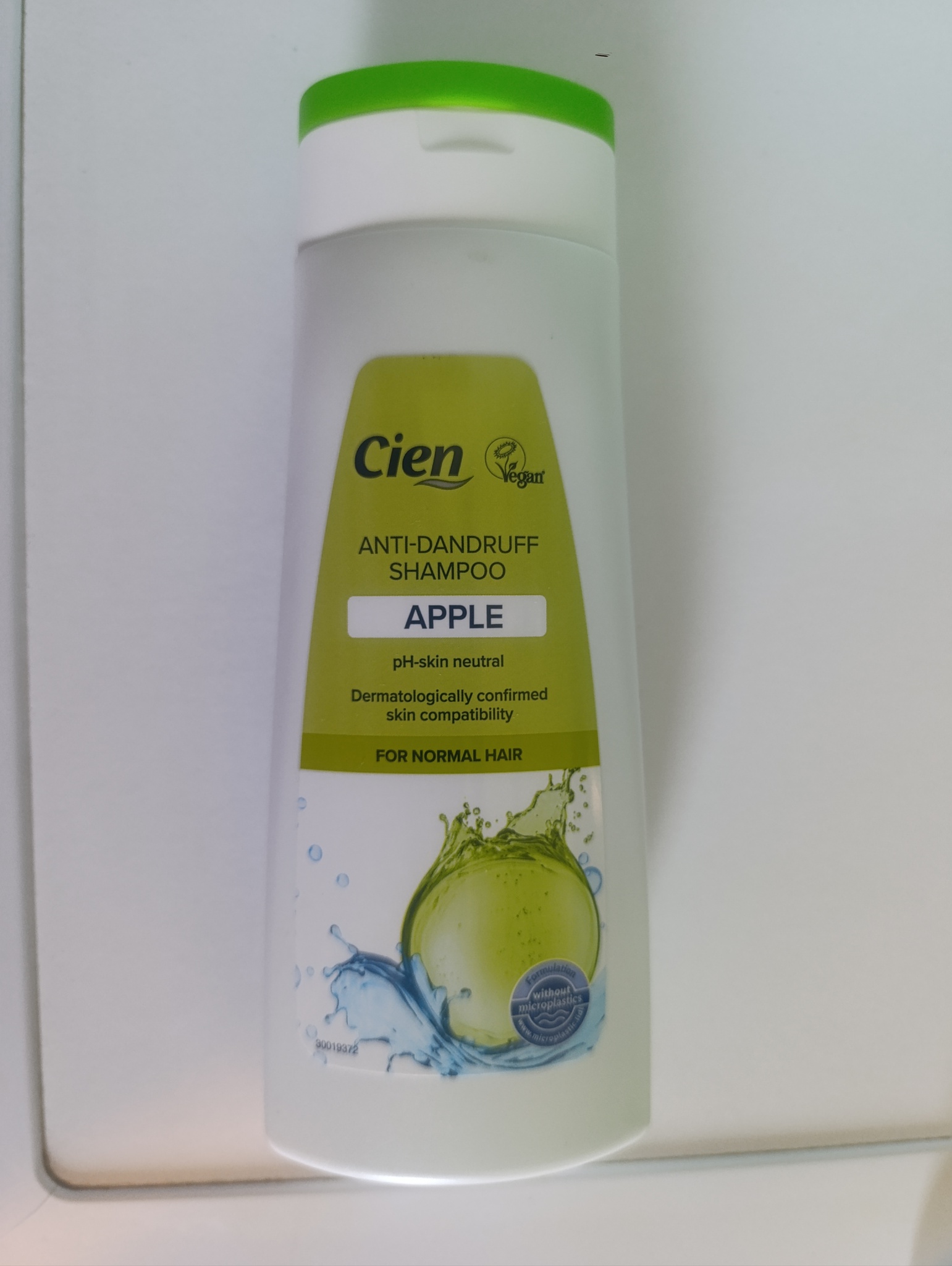 Cien Anti-dandruff Shampoo Apple
