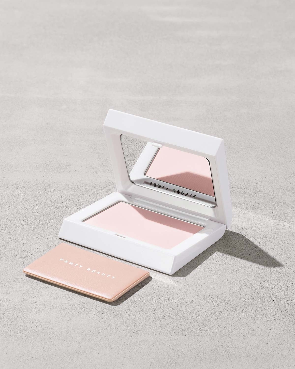 Fenty Beauty Bright Fix Instant Brightening + Blurring Powder