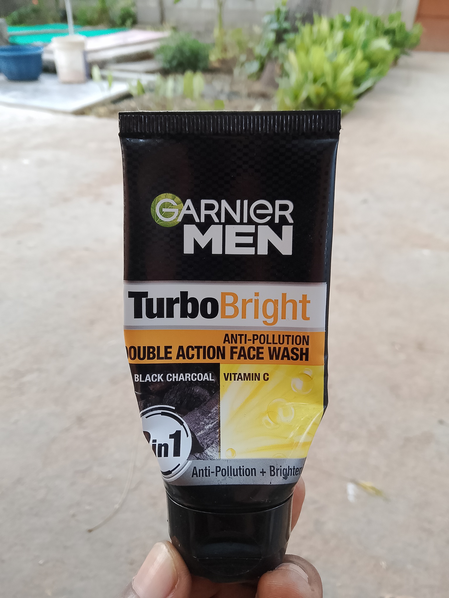 Garnier Men Turbobright Anti-pollution Double Action Face Wash