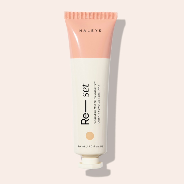 Haley’s Beauty Re—set Flawless Matte Foundation
