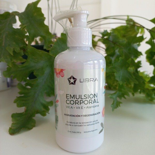 Libra Cosmetica Emulsión Corporal Hidratación Y Regeneración