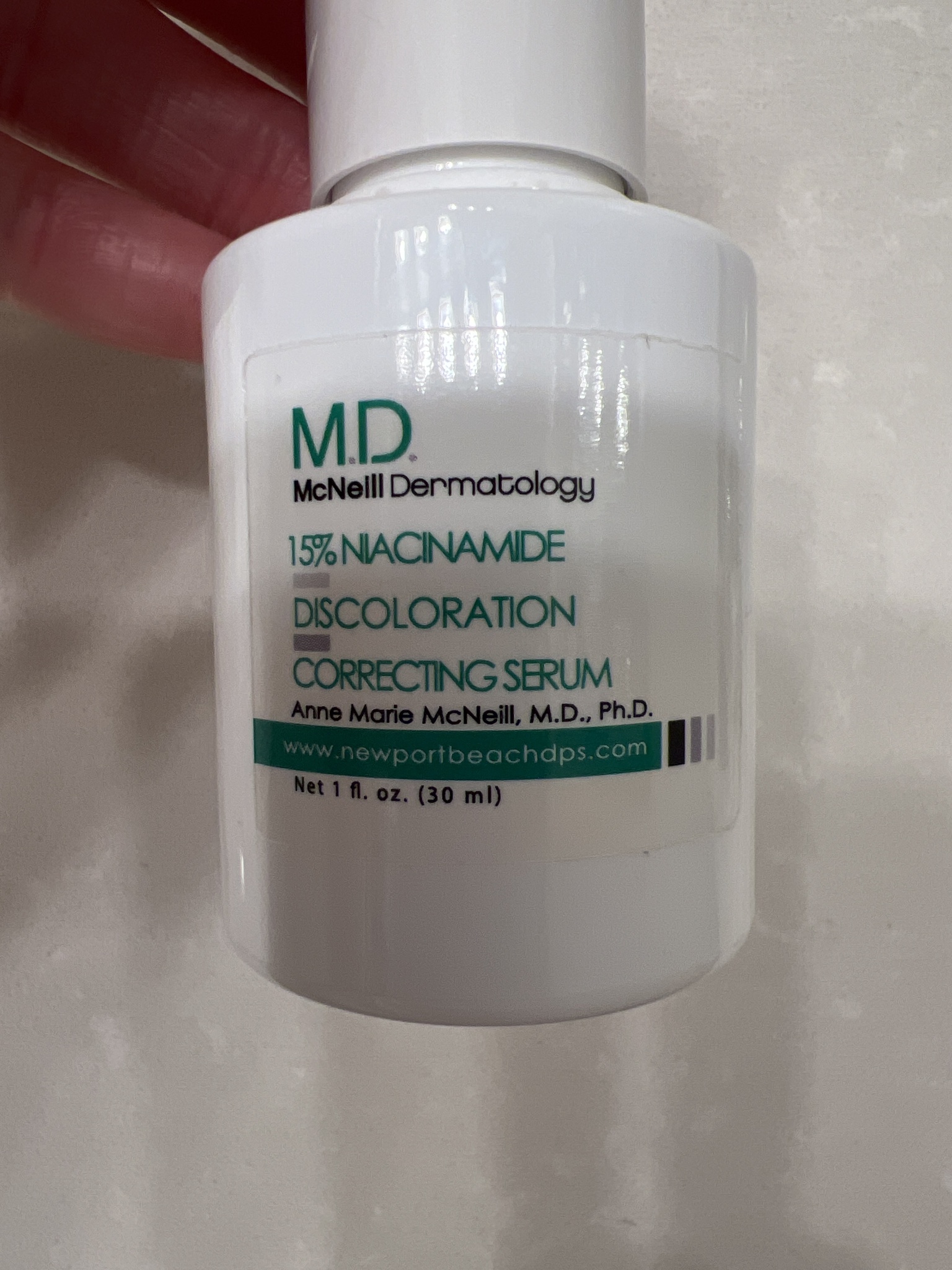 MD McNeill Dermatology 15% Niacinamide Discoloration Correcting Serum