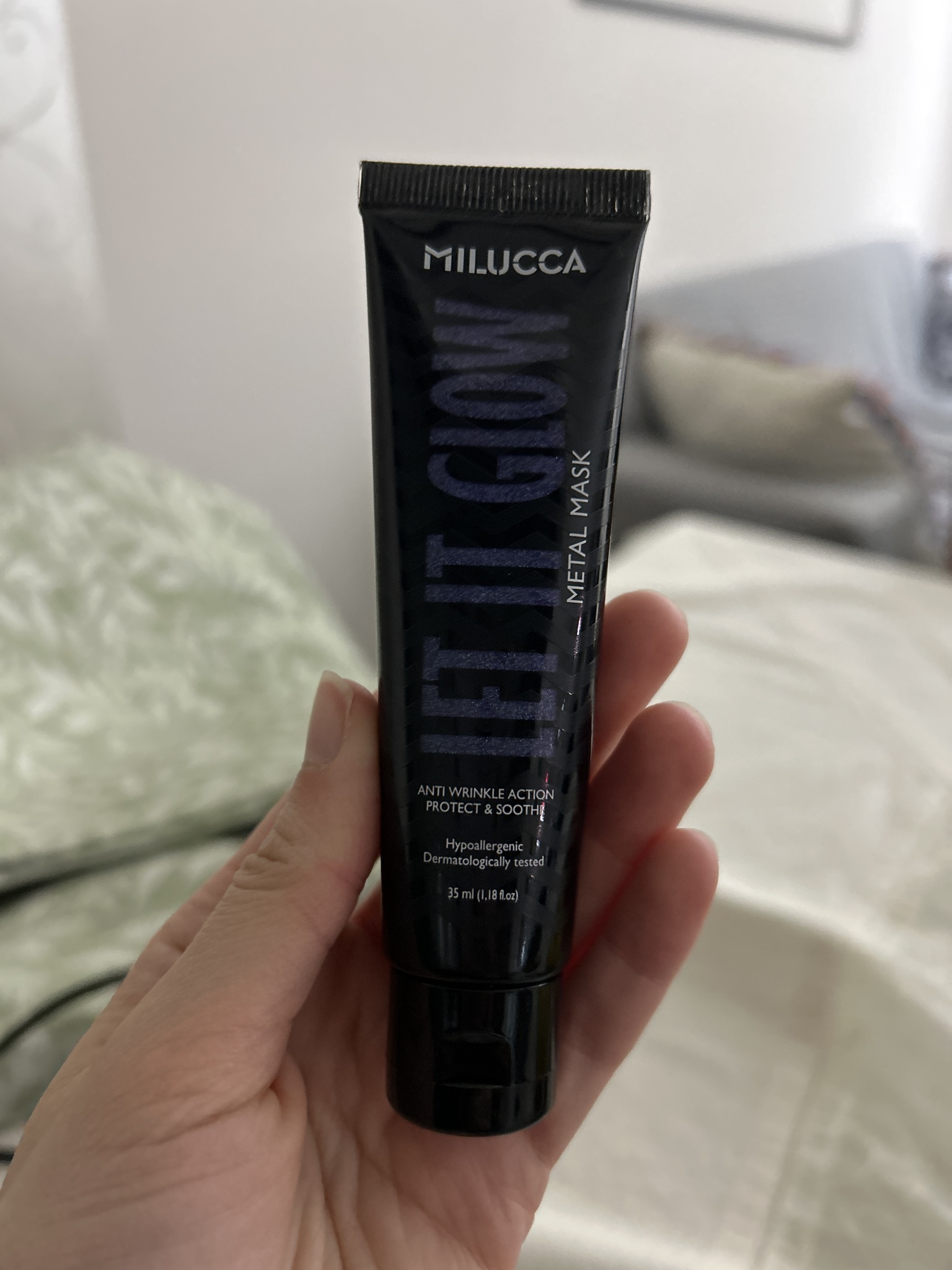 Milucca Let It Glow Metal Mask