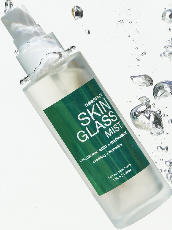 Skinglass Hyaluronic + Niacinamide Mist