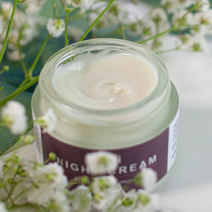 iumi Almond Tamanu Night Cream