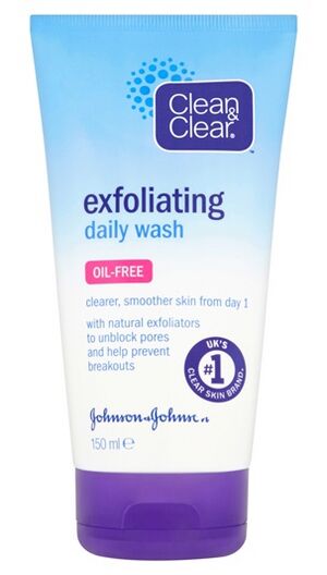 Clean-And-Clear-Exfoliating-Wash.jpeg