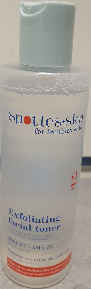 Spotles-skn-Exfoliating-Facial-Toner-BHA-2%-AHA-1%.jpeg