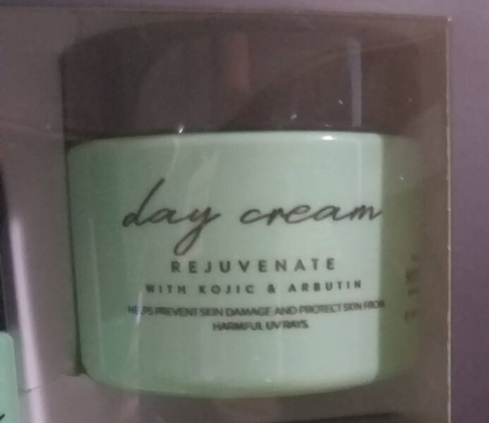 Файл:Seoul-Beauty-Rejuvenating-Day-Cream.jpeg
