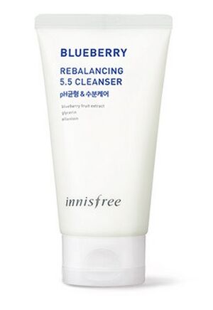 Innisfree-Blueberry-Rebalancing-5.5-Cleanser.jpeg